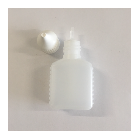 Firkantet plastflaske 30 ml.
